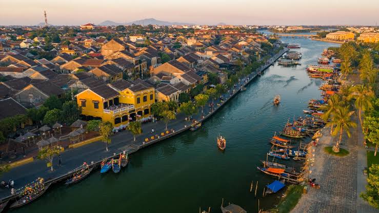 Vietnam Signature Journey North to South – 10 Days Premium Private Tour Led by Women Vietnam Signature Journey North to South – 10 Days Premium Private Tour Led by Women