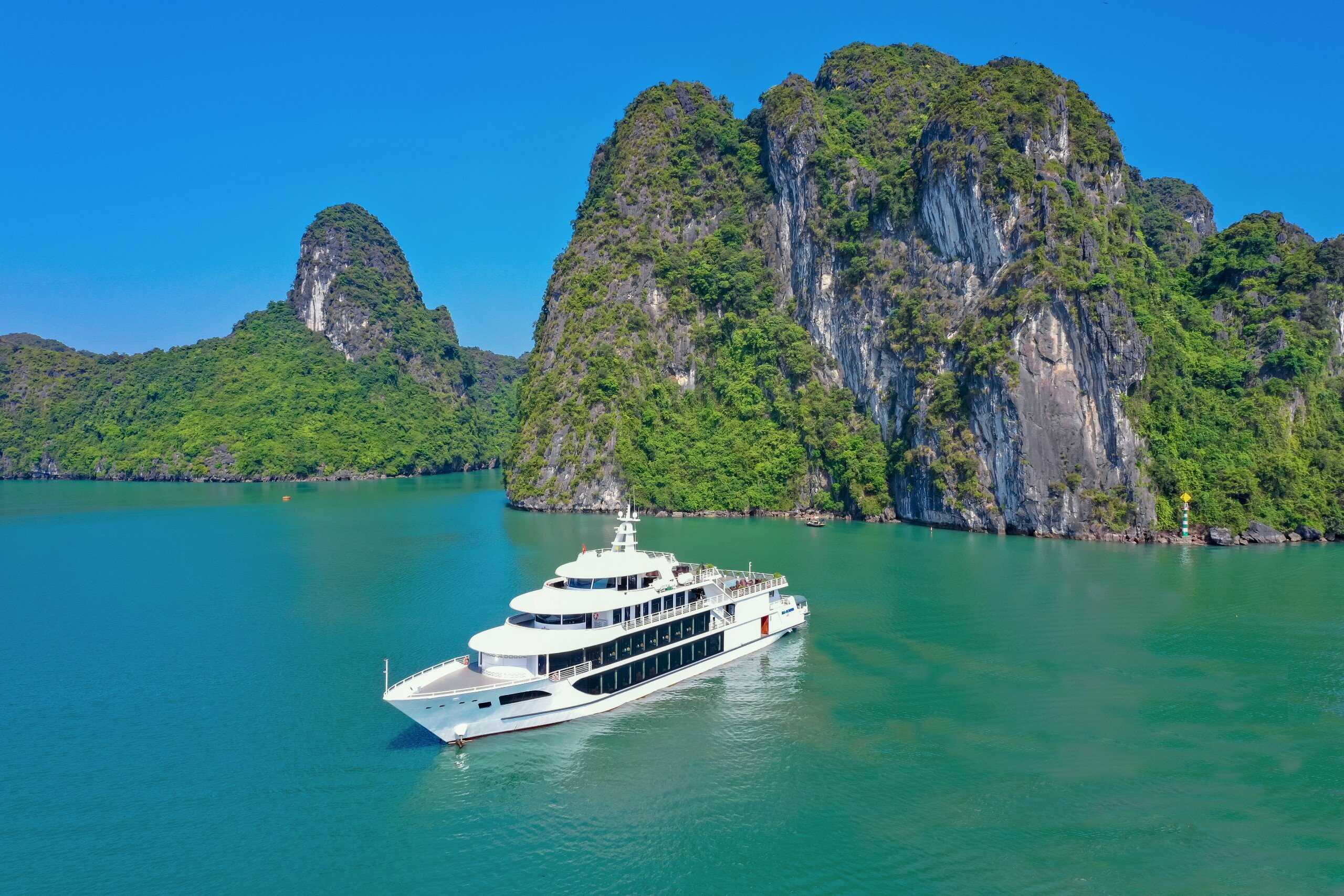 Vietnam Signature Journey North to South – 10 Days Premium Private Tour Led by Women Vietnam Signature Journey North to South – 10 Days Premium Private Tour Led by Women