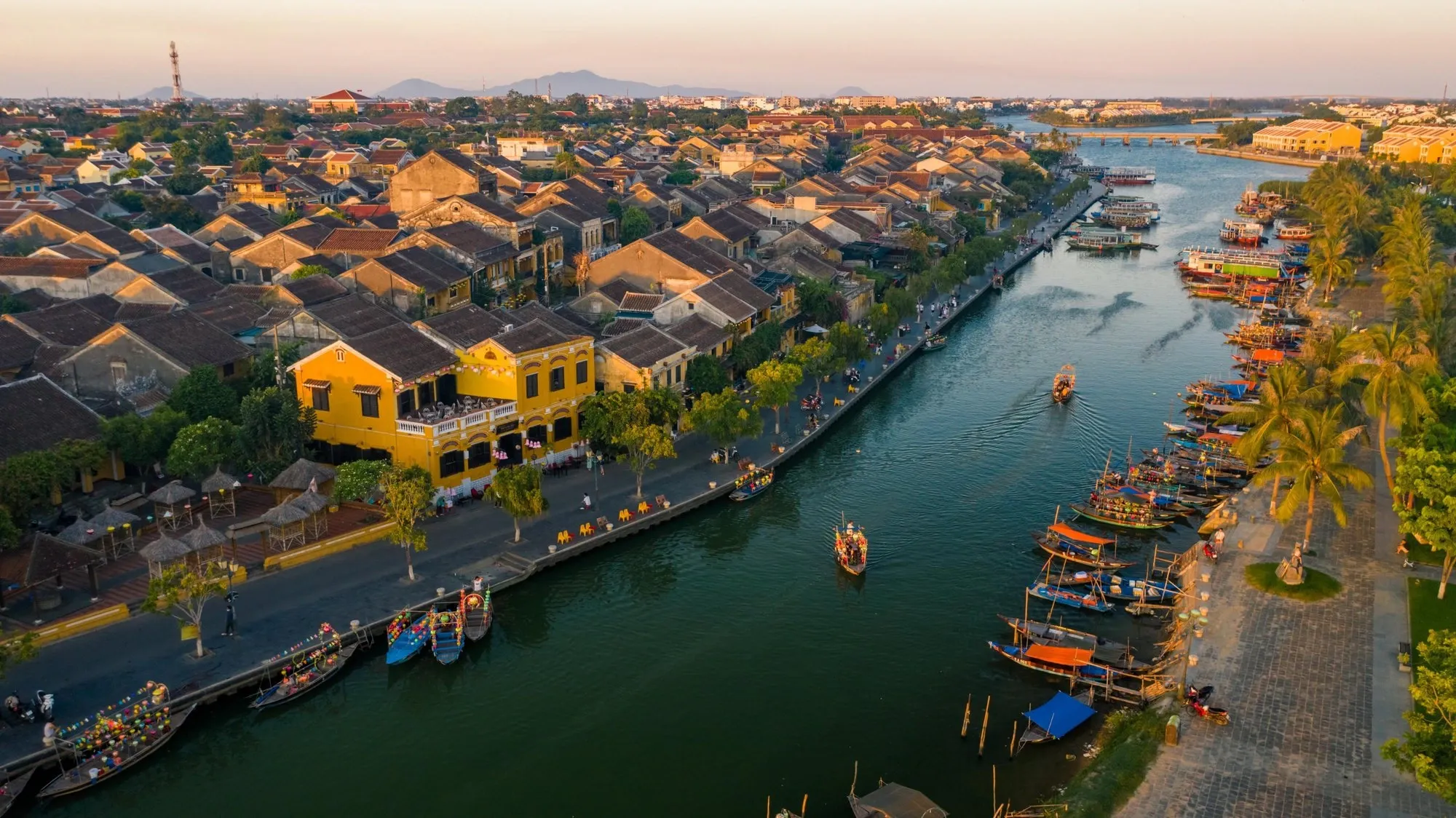 Classic Vietnam - 15 Days Premium Private Tours Led by Women Classic Vietnam - 15 Days Premium Private Tours Led by Women