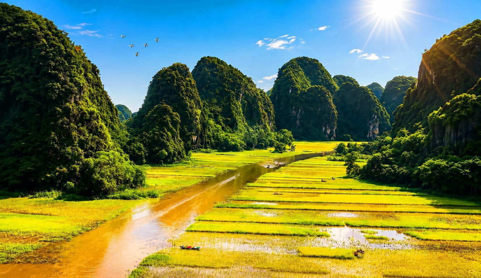 Mai Chau, Pu Luong & Ninh Binh Explorer – 4 Days | Premium Private Tour Led By Women