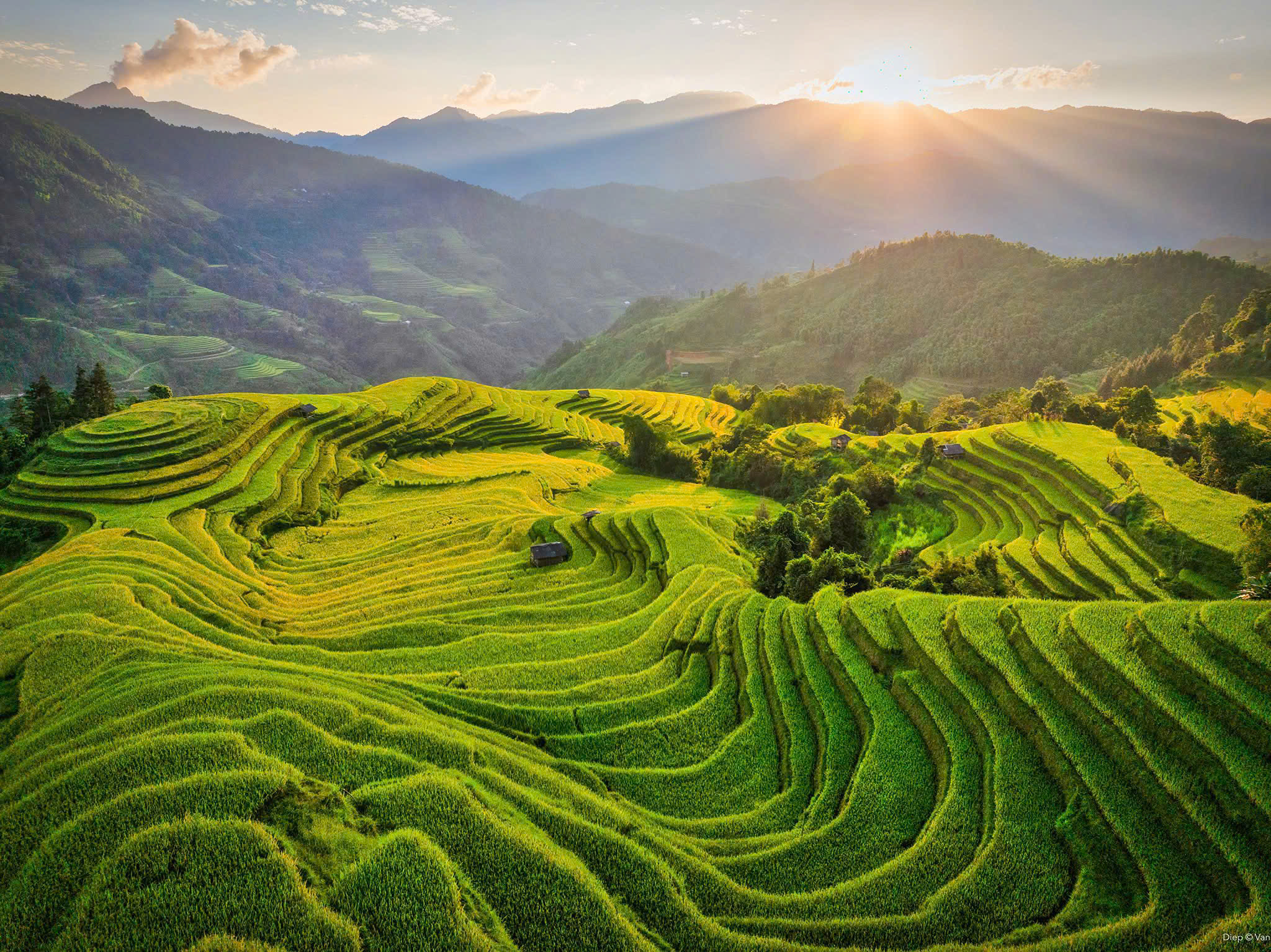 Ha Giang Jeep Adventure 4 Days – Premium Private Jeep Tours Led by Women Ha Giang Jeep Adventure 4 Days – Premium Private Jeep Tours Led by Women